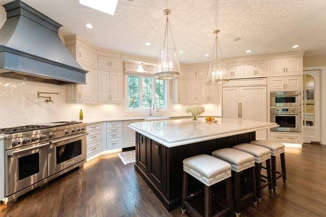 10914 SHALLOW CREEK DR, Great Falls, VA 22066