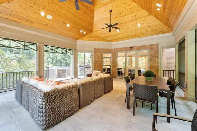 10914 SHALLOW CREEK DR, Great Falls, VA 22066