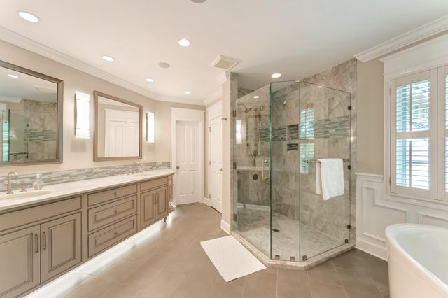 10914 SHALLOW CREEK DR, Great Falls, VA 22066