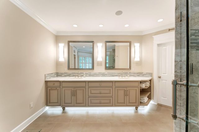 10914 SHALLOW CREEK DR, Great Falls, VA 22066