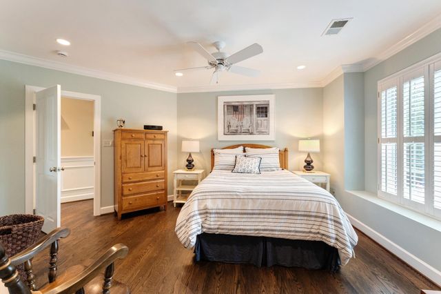 10914 SHALLOW CREEK DR, Great Falls, VA 22066