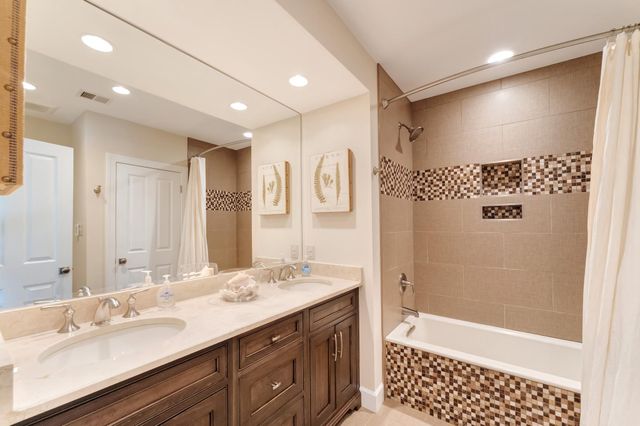 10914 SHALLOW CREEK DR, Great Falls, VA 22066