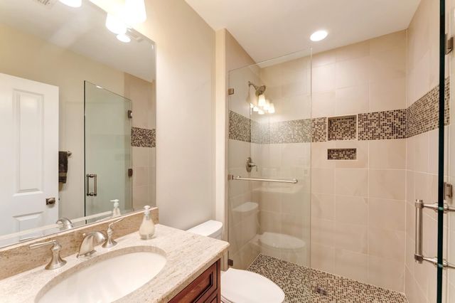 10914 SHALLOW CREEK DR, Great Falls, VA 22066