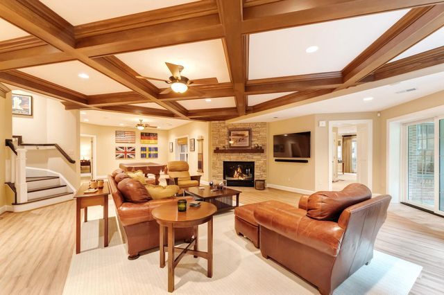 10914 SHALLOW CREEK DR, Great Falls, VA 22066