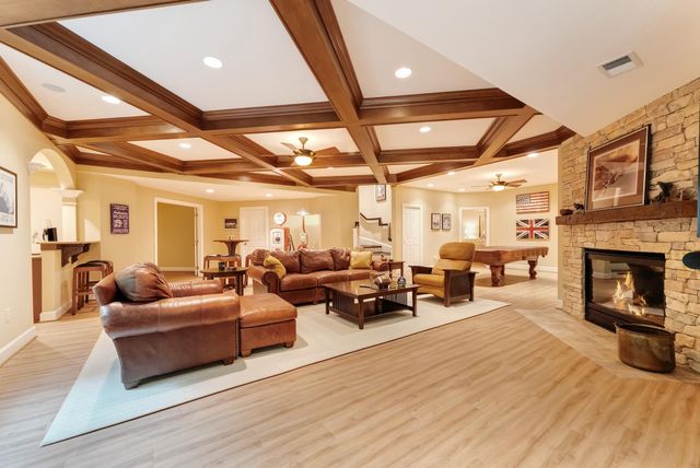 10914 SHALLOW CREEK DR, Great Falls, VA 22066