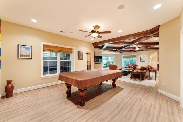 10914 SHALLOW CREEK DR, Great Falls, VA 22066