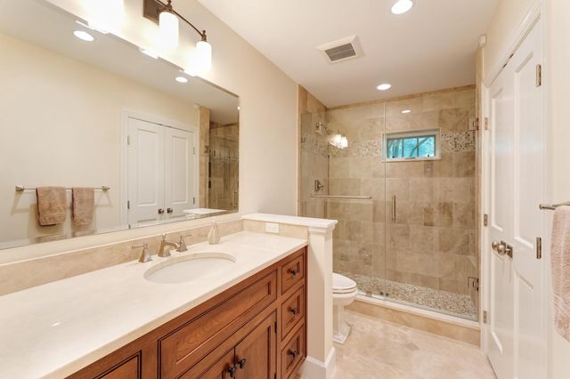 10914 SHALLOW CREEK DR, Great Falls, VA 22066