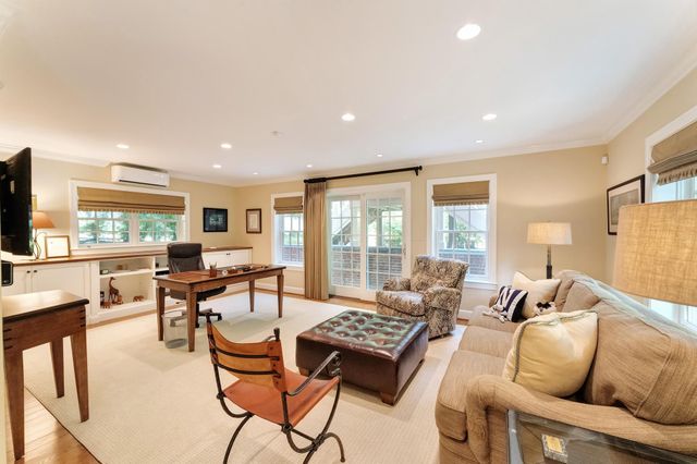 10914 SHALLOW CREEK DR, Great Falls, VA 22066