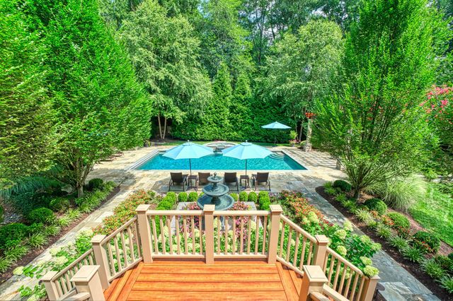 10914 SHALLOW CREEK DR, Great Falls, VA 22066