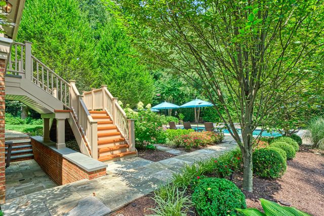 10914 SHALLOW CREEK DR, Great Falls, VA 22066