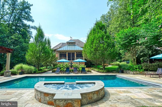10914 SHALLOW CREEK DR, Great Falls, VA 22066