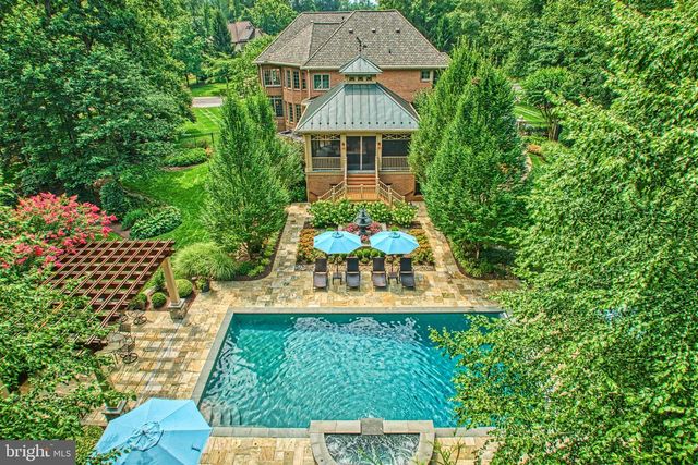 10914 SHALLOW CREEK DR, Great Falls, VA 22066
