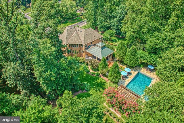 10914 SHALLOW CREEK DR, Great Falls, VA 22066