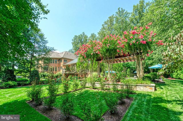 10914 SHALLOW CREEK DR, Great Falls, VA 22066