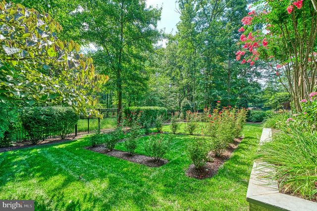 10914 SHALLOW CREEK DR, Great Falls, VA 22066