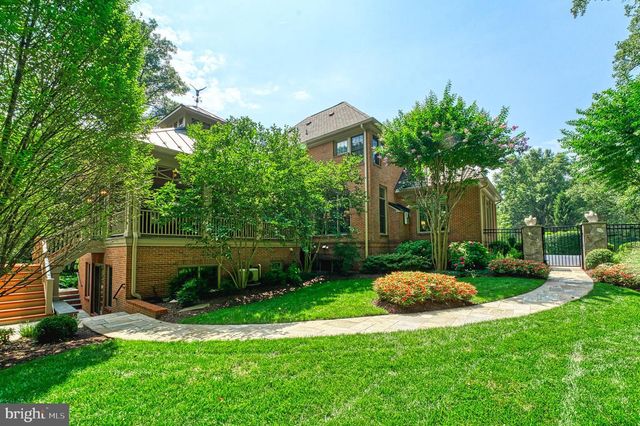 10914 SHALLOW CREEK DR, Great Falls, VA 22066