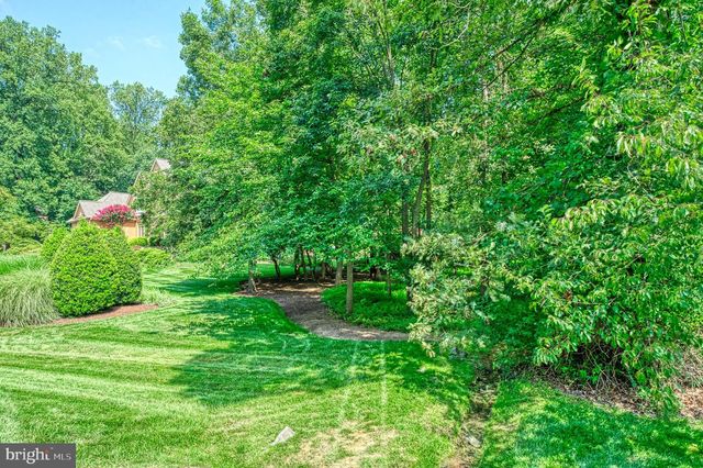 10914 SHALLOW CREEK DR, Great Falls, VA 22066