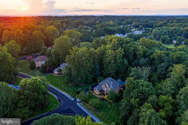 10914 SHALLOW CREEK DR, Great Falls, VA 22066