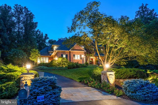 10914 SHALLOW CREEK DR, Great Falls, VA 22066