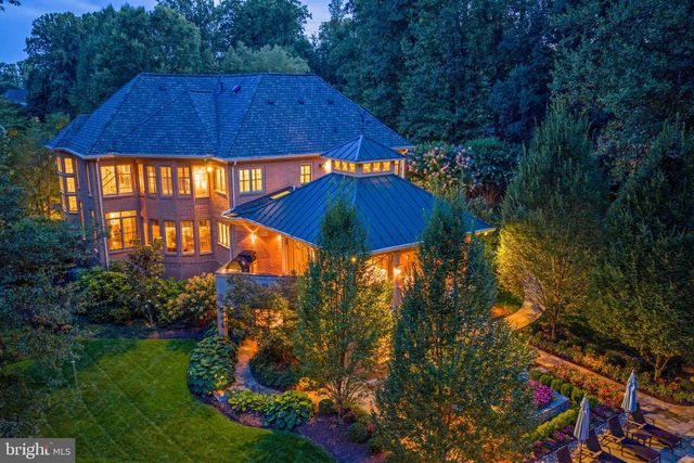10914 SHALLOW CREEK DR, Great Falls, VA 22066