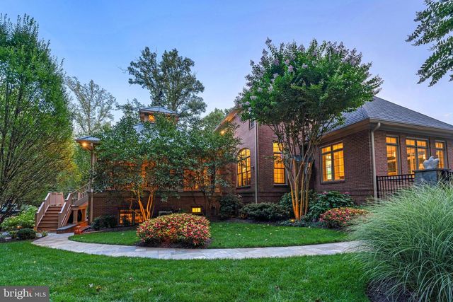 10914 SHALLOW CREEK DR, Great Falls, VA 22066