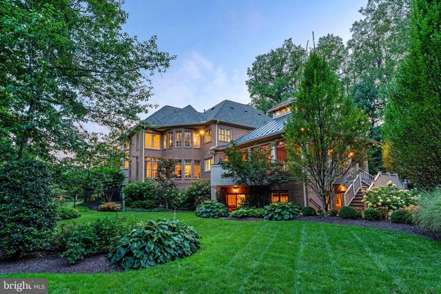 10914 SHALLOW CREEK DR, Great Falls, VA 22066