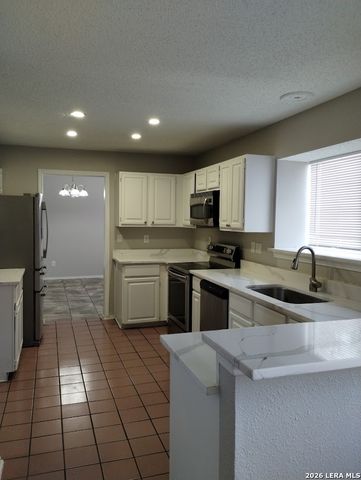 10158 Sandyglen, San Antonio, TX 78240