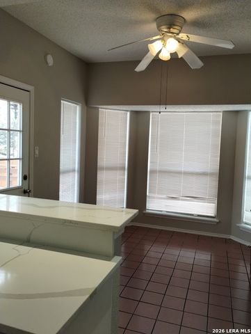 10158 Sandyglen, San Antonio, TX 78240