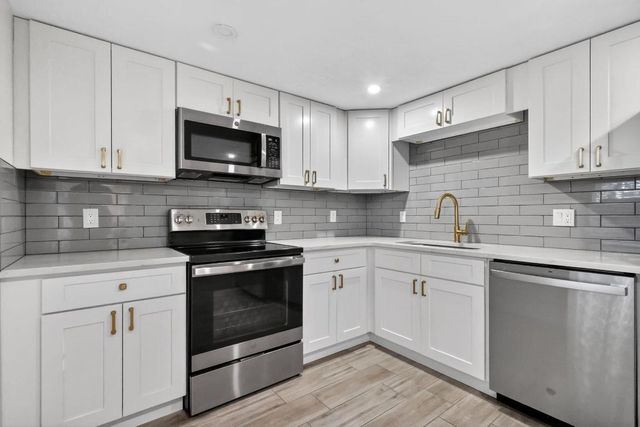 545 Oaks Lane 409, Pompano Beach, FL 33069