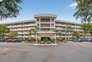 545 Oaks Lane 409, Pompano Beach, FL 33069