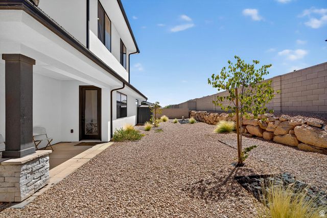 755 W JUNIPER DR, St. George, UT 84790