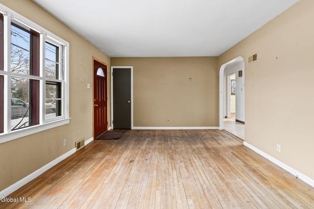 35 Albion Street, Scotia, NY 12302