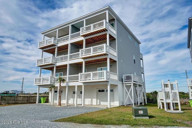208 Goldsboro Drive, Sneads Ferry, NC 28460