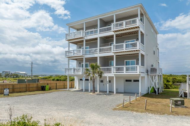 208 Goldsboro Drive, Sneads Ferry, NC 28460