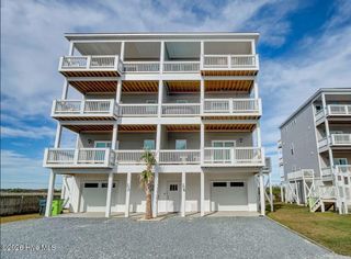 208 Goldsboro Drive, Sneads Ferry, NC 28460