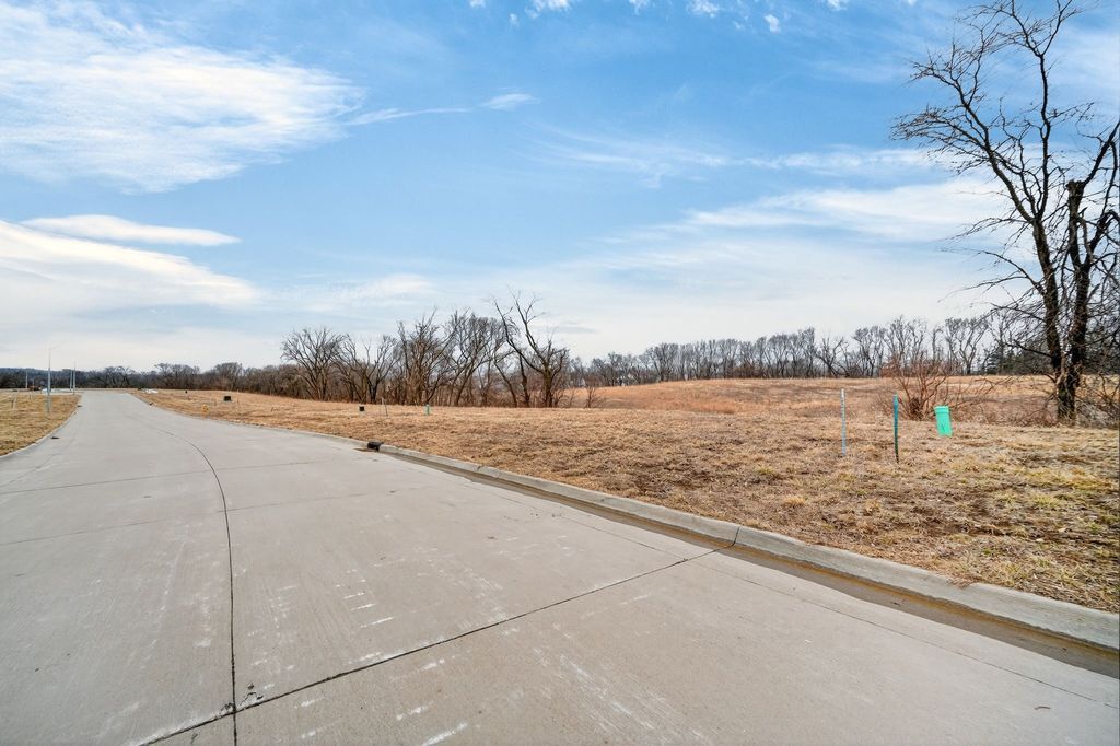 296 Alder Boulevard, Pleasant Hill, IA 50327