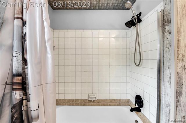 26877 N Dixboro Road, South Lyon, MI 48178