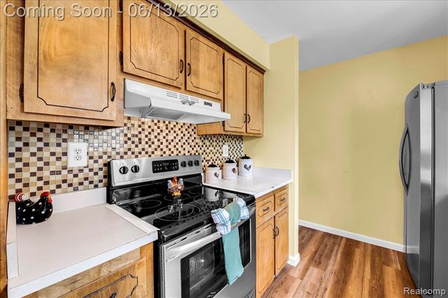26877 N Dixboro Road, South Lyon, MI 48178
