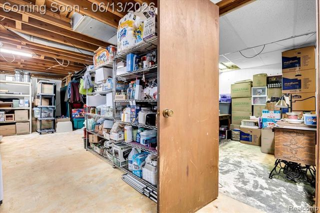 26877 N Dixboro Road, South Lyon, MI 48178