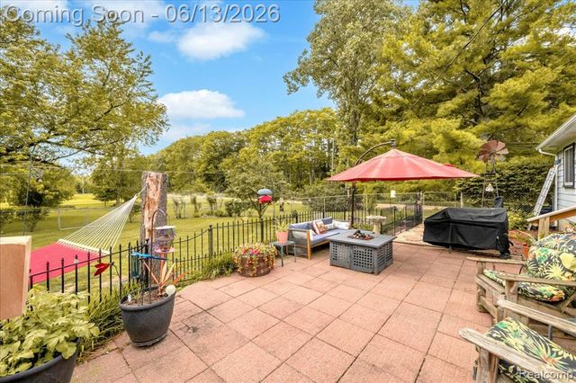 26877 N Dixboro Road, South Lyon, MI 48178