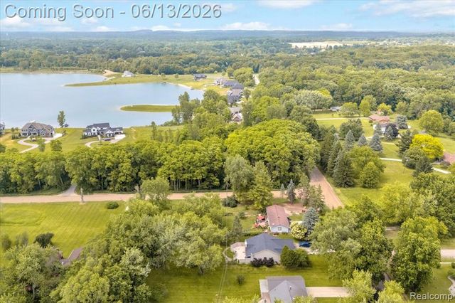 26877 N Dixboro Road, South Lyon, MI 48178