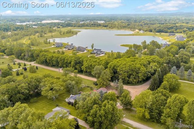 26877 N Dixboro Road, South Lyon, MI 48178