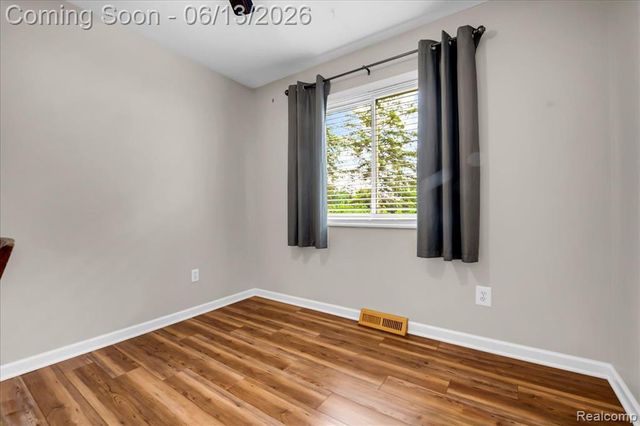 26877 N Dixboro Road, South Lyon, MI 48178