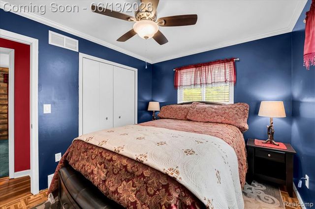 26877 N Dixboro Road, South Lyon, MI 48178