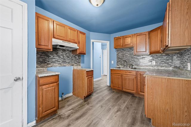 20290 Bradford Street, Detroit, MI 48205