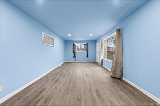 20290 Bradford Street, Detroit, MI 48205