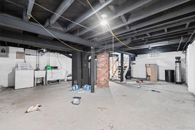 20290 Bradford Street, Detroit, MI 48205