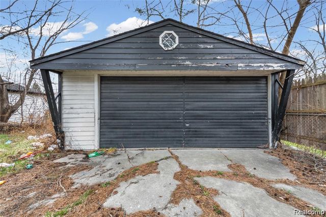 20290 Bradford Street, Detroit, MI 48205