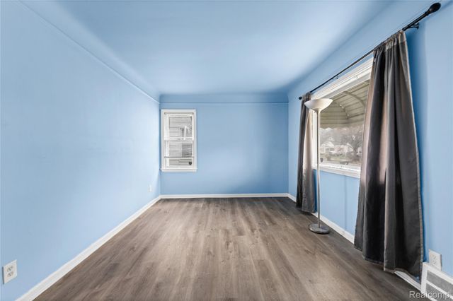 20290 Bradford Street, Detroit, MI 48205