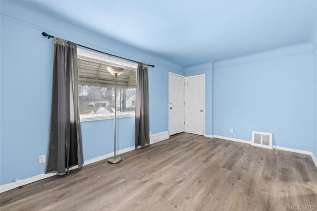 20290 Bradford Street, Detroit, MI 48205